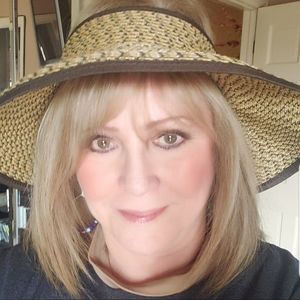 Meet your Posher, Tina